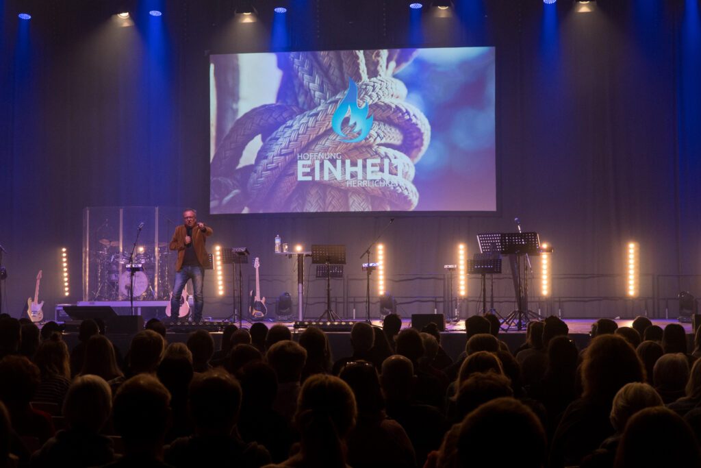 Blue Flame 2018. Christliche Konferenz in Neumünster. Eventfotografie. - Bild Nr 4341
