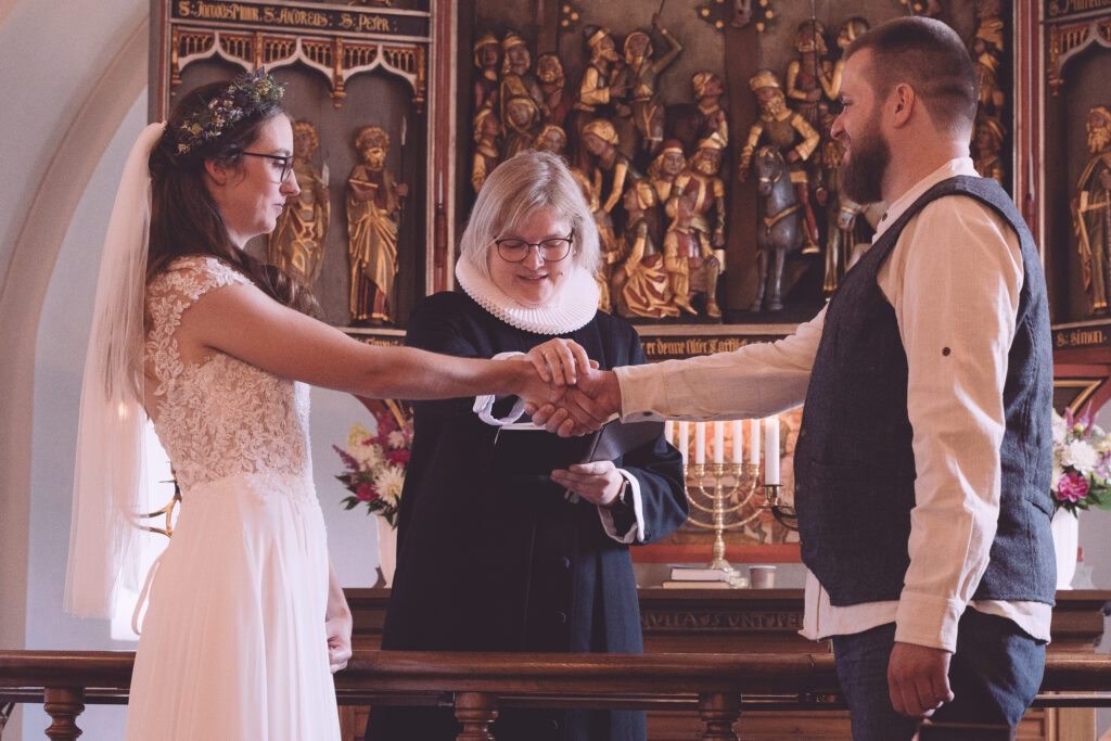 Karen & John – Kirchliche Hochzeit in Kolding, Dänemark - Bild Nr 5042