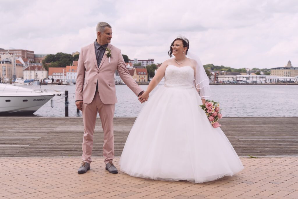 Regine & Florian – Kirchliche Hochzeit in Flensburg - Bild Nr 4499